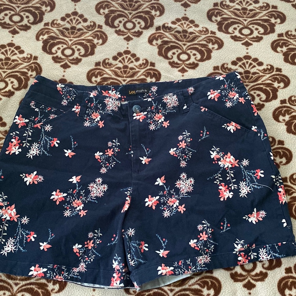 Lee Shorts Size 16